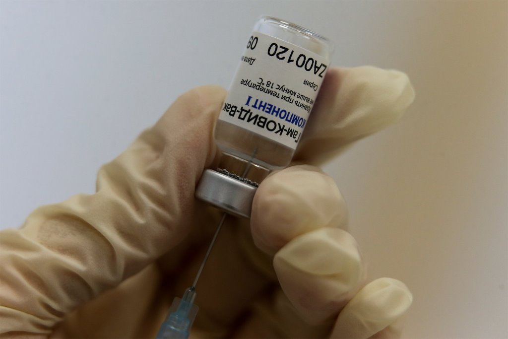Подробнее о "В Швейцарии после прививки от COVID-19 умерли 16 человек"