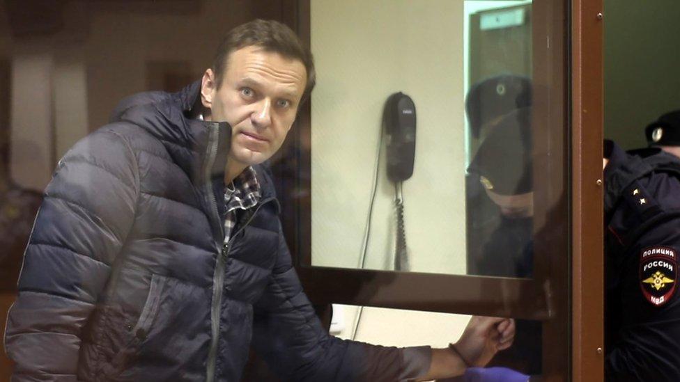 Подробнее о "Навального этапировали из московского СИЗО «Матросская тишина»"