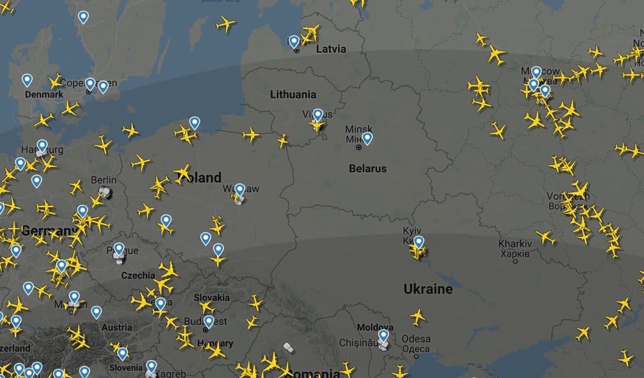 Подробнее о "Украина прекратит авиасообщение с Беларусью с 26 мая"