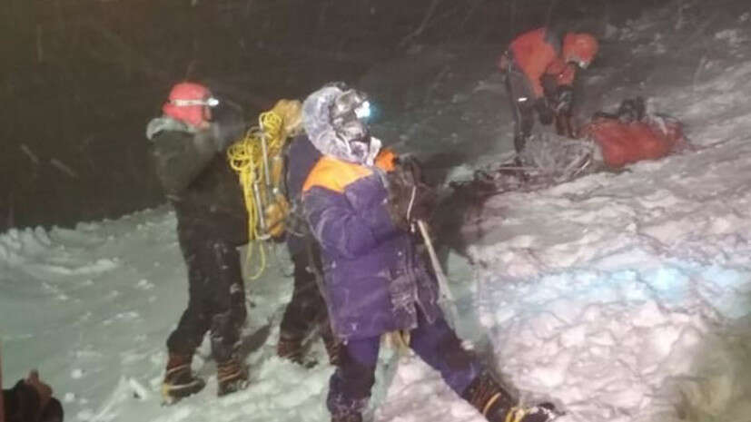 Подробнее о "У вершины Эльбруса потерялась группа туристов из России"