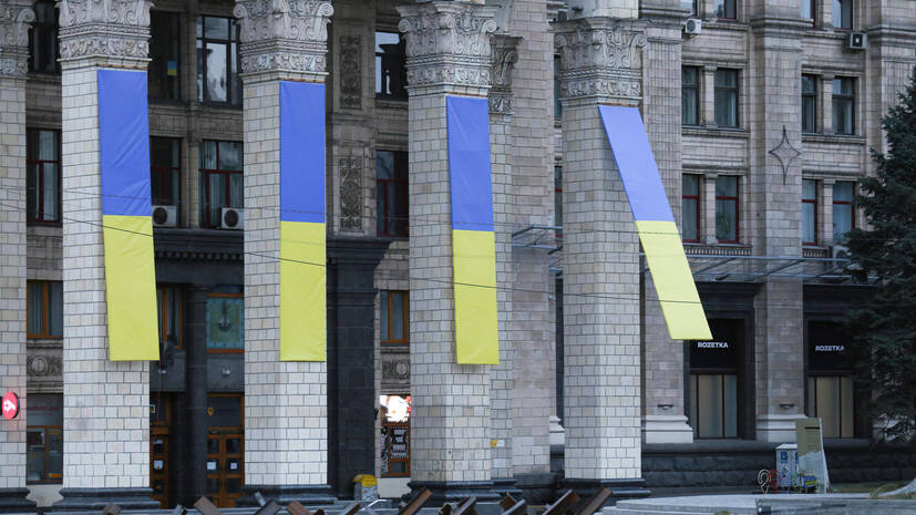 Подробнее о "В Киеве ввели комендантский час на полтора дня"