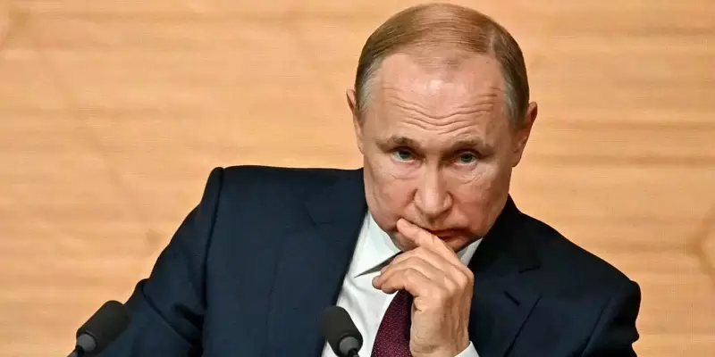 Подробнее о "Путин поручил увеличить прожиточный минимум, МРОТ"