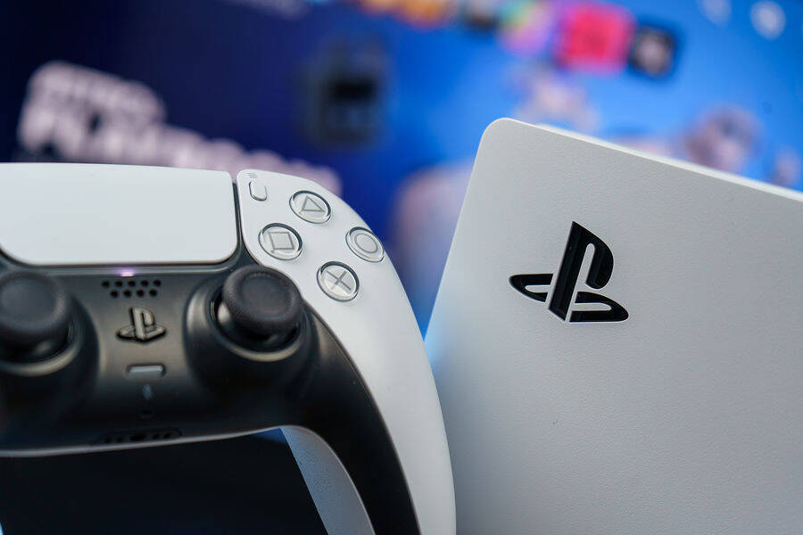 Подробнее о "Sony приостанавливает поставки консолей и работу PlayStation Store в России"