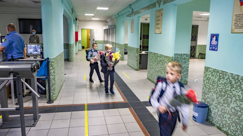 Подробнее о "В российских школах с 1 сентября будут исполнять гимн в начале учебной недели"
