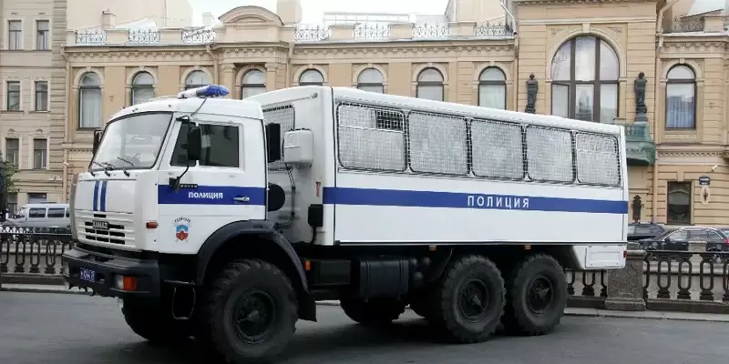 Подробнее о "В Москве появятся автозаки с туалетами и кондиционерами"