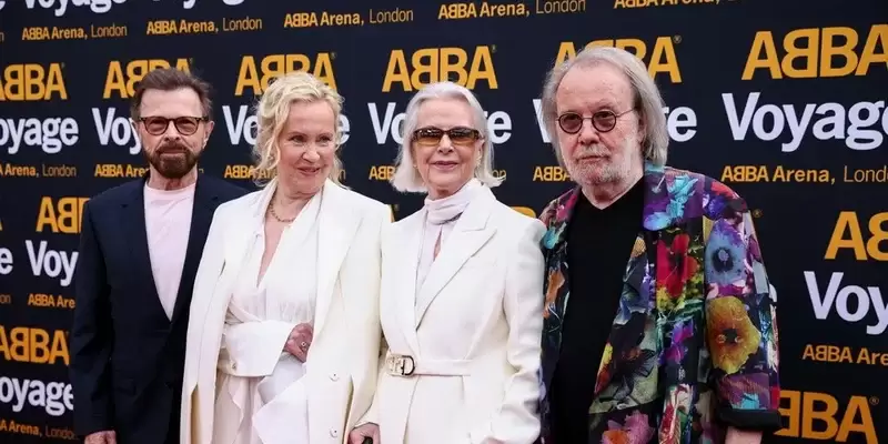 Подробнее о "Группа ABBA впервые за 36 лет вышла в свет в полном составе"