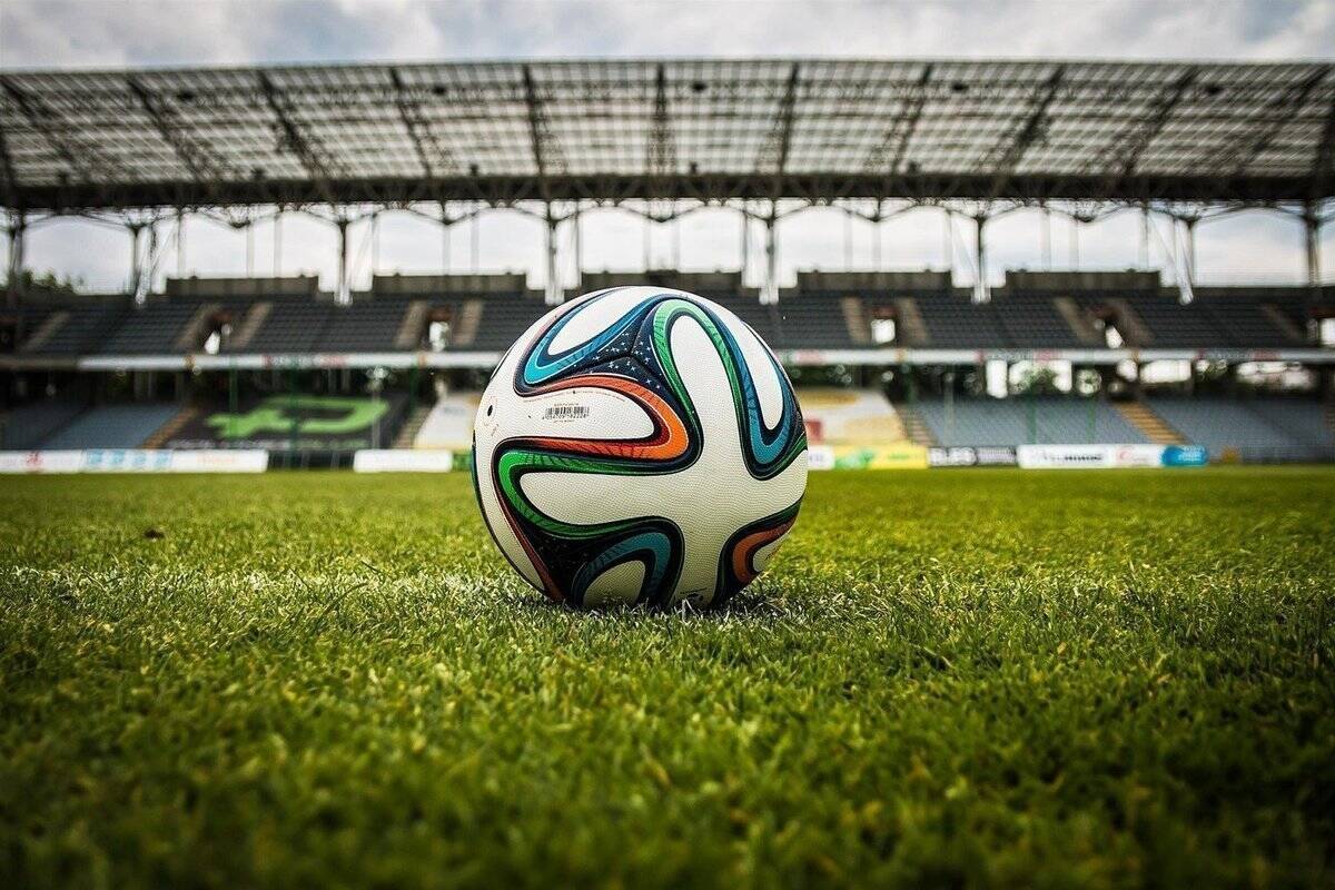 Подробнее о "IFAB утвердил правило, разрешающее пять замен в течение футбольного матча"