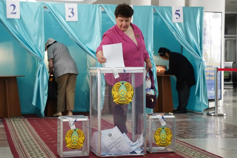 Подробнее о "Парламент Казахстана переименовал Нур-Султан в Астану"