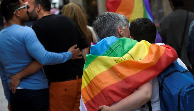 Подробнее о "На Кубе легализовали однополые браки"