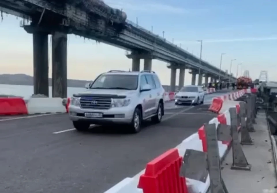 Подробнее о "По Крымскому мосту открыли движение для легковых автомобилей"