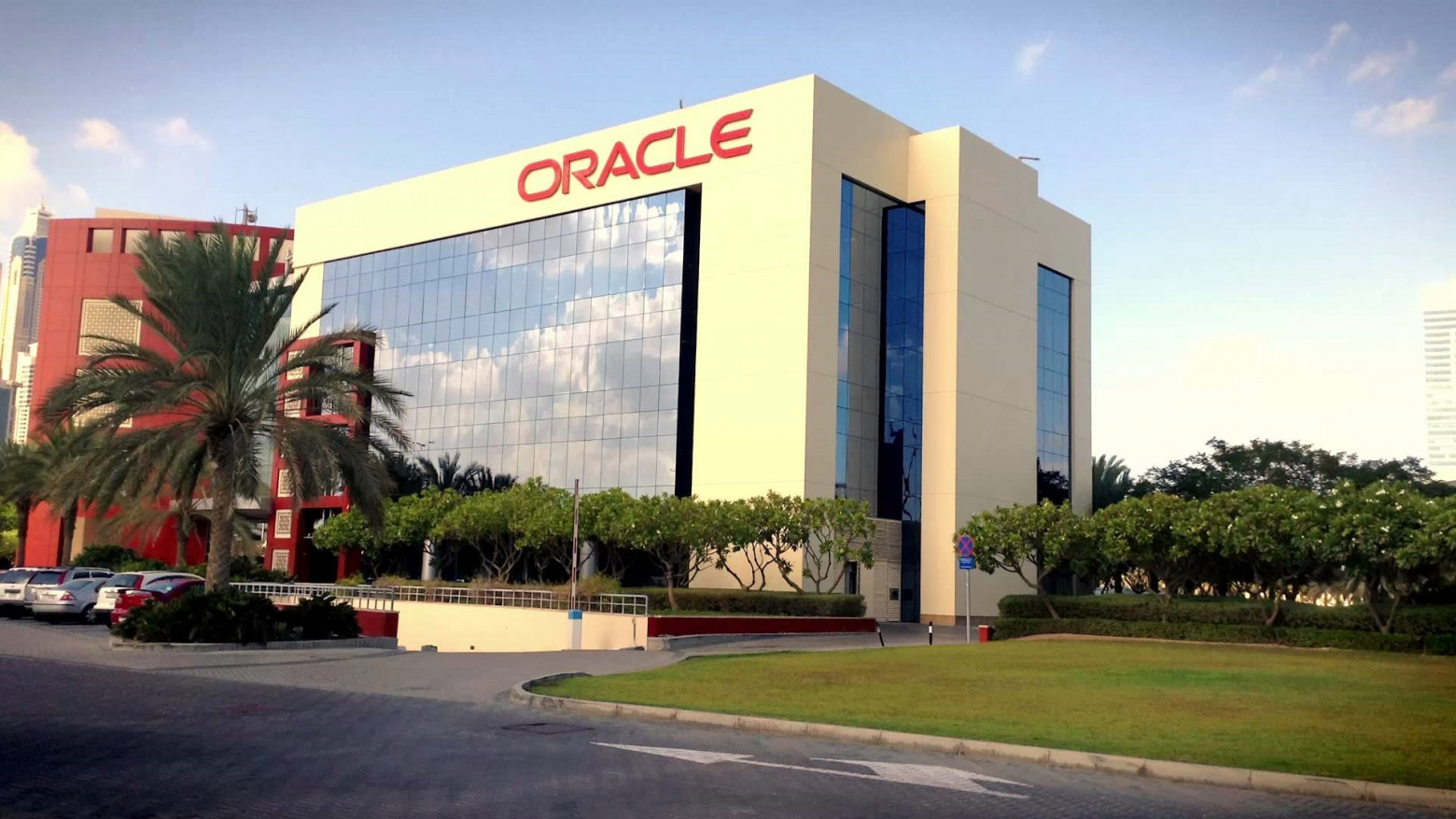 Подробнее о "«МегаФон» инициировал банкротство российской структуры Oracle"