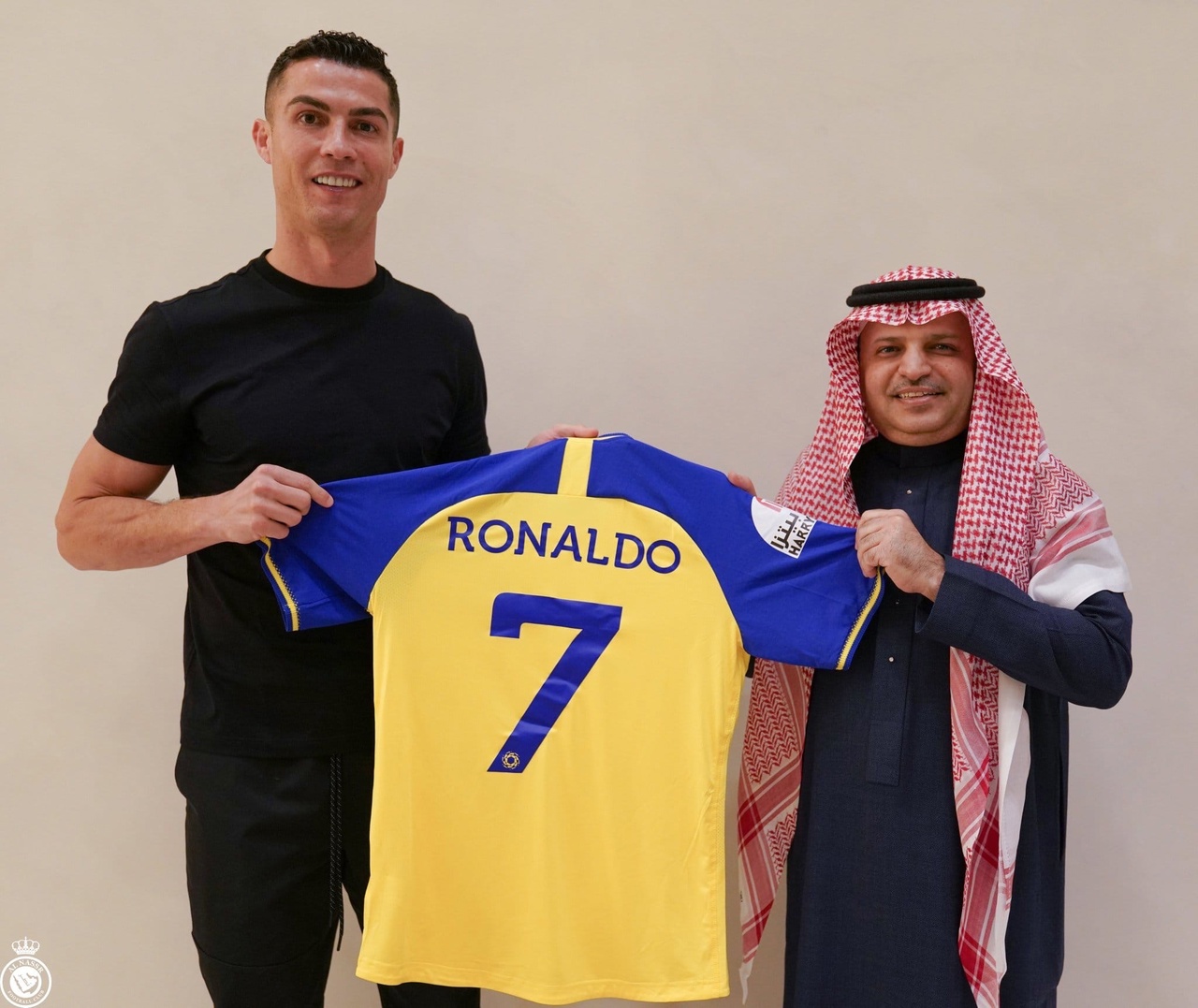 Подробнее о "Криштиану Роналду подписал контракт с саудовским клубом «Аль-Наср»"
