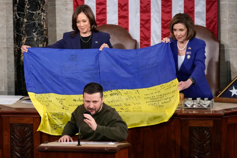 Подробнее о "Флаг Украины передан в Конгресс США"