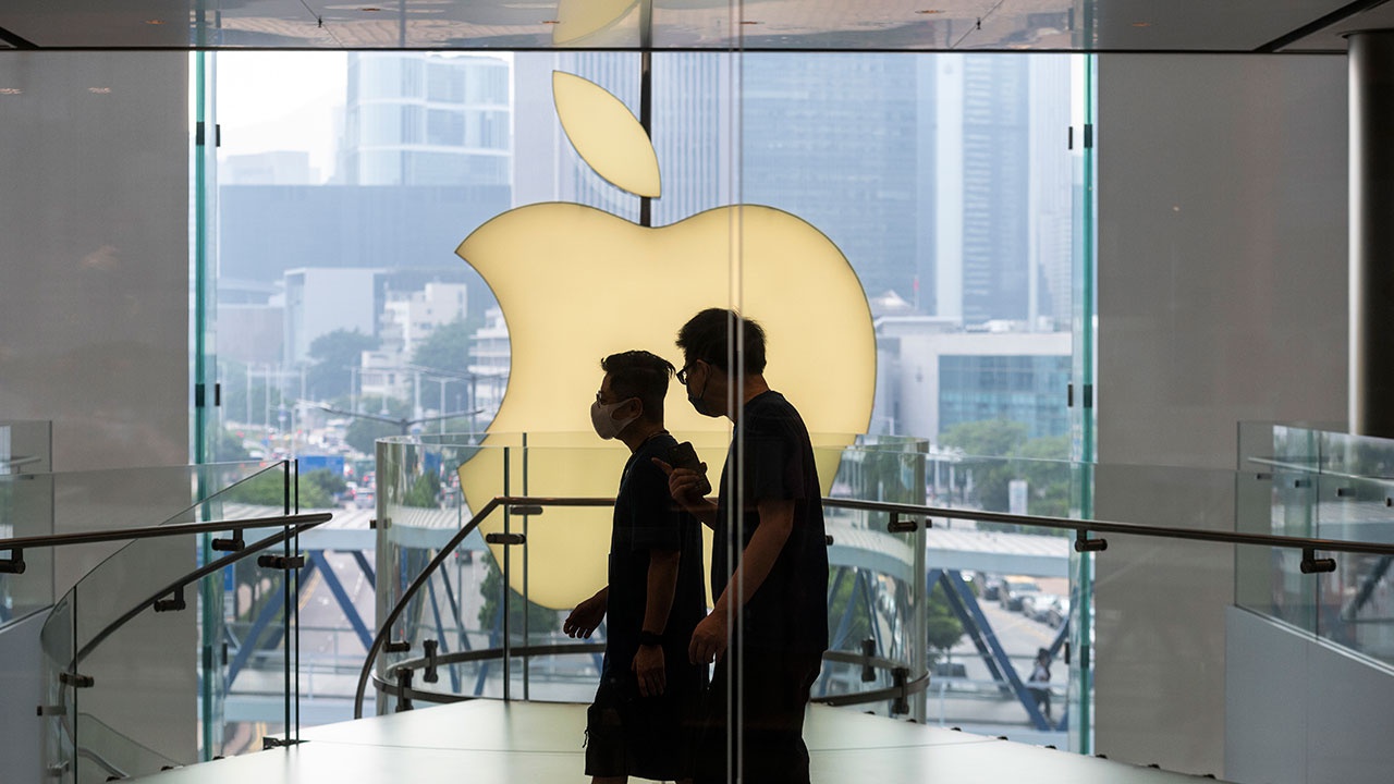 Подробнее о "ФАС оштрафовала Apple на 1,2 млрд рублей"