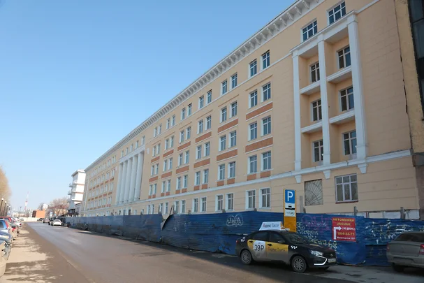 Подробнее о "Весной 2023 года проект отеля в бывшем здании ВКИУ направят на госэкспертизу"