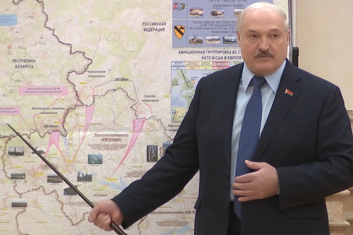 Подробнее о "Лукашенко жестко оскорбил Зеленского из-за диверсии на аэродроме Мачулищи"