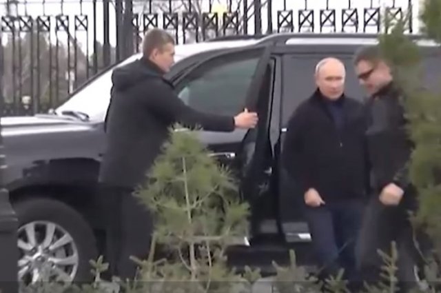 Подробнее о "Владимир Путин посетил Мариуполь"