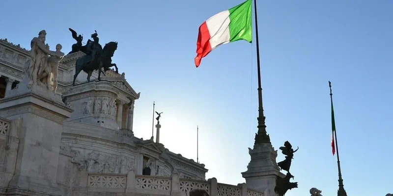 Подробнее о "Итальянский регулятор ограничил работу ChatGPT в стране"
