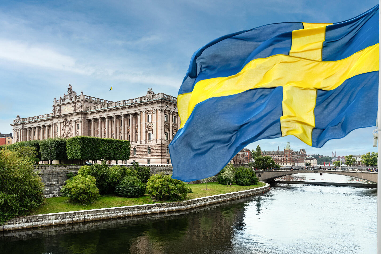 Подробнее о "Швеция высылает пятерых российских дипломатов"