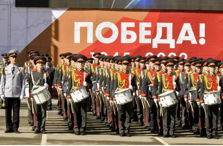 Подробнее о "В центре Перми для репетиций парада Победы ограничат движение транспорта"