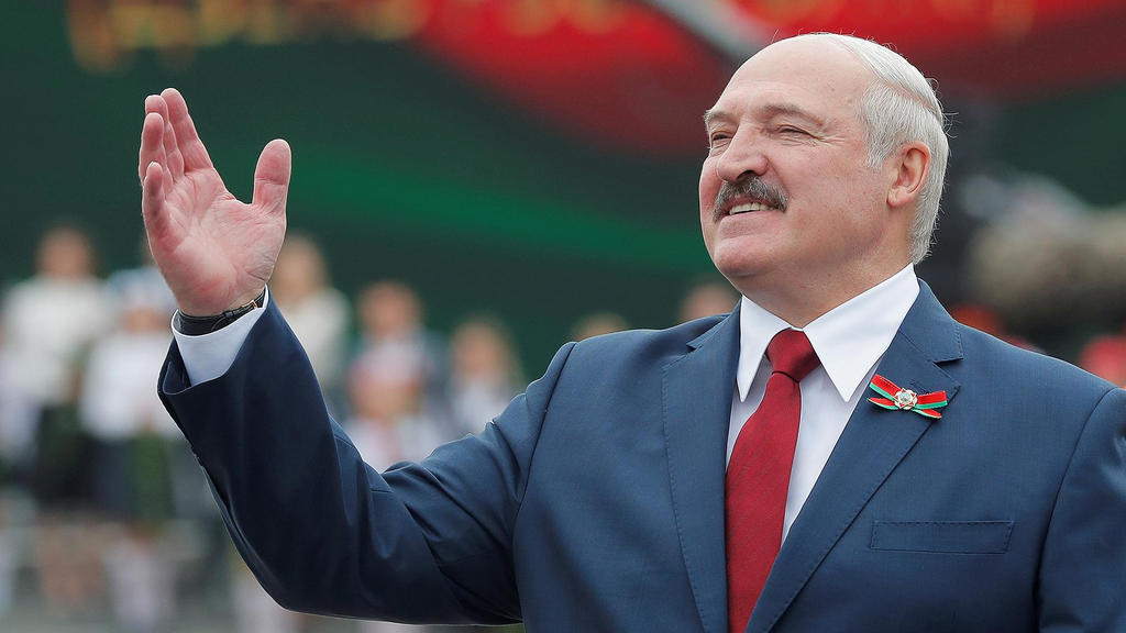 Подробнее о "Лукашенко договорился с Пригожиным об остановке движения ЧВК"