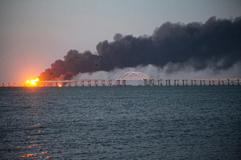 Подробнее о "Глава СБУ заявил о причастности спецслужбы ко взрыву на Крымском мосту в 2022 году"