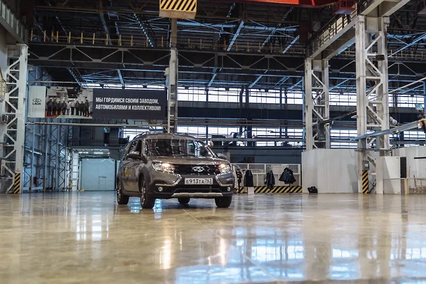 Подробнее о "АвтоВАЗ возобновил выпуск Lada Largus"