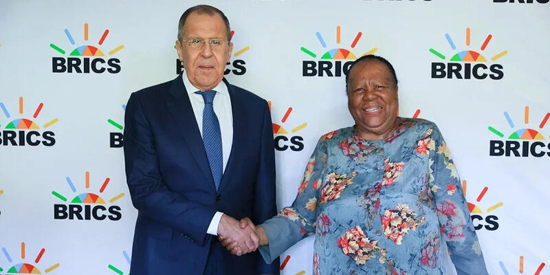Подробнее о "Лавров прибыл на саммит БРИКС в ЮАР"