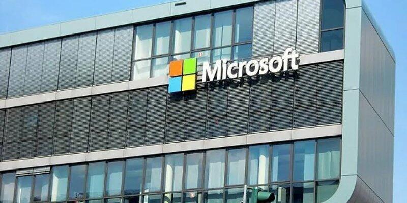 Подробнее о "Microsoft перестанет продлевать лицензии на ПО российским компаниям"