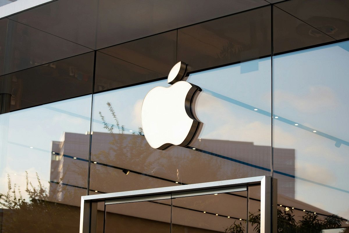 Подробнее о "Компания Apple оплатила антимонопольный штраф в размере 1,1 млрд рублей"