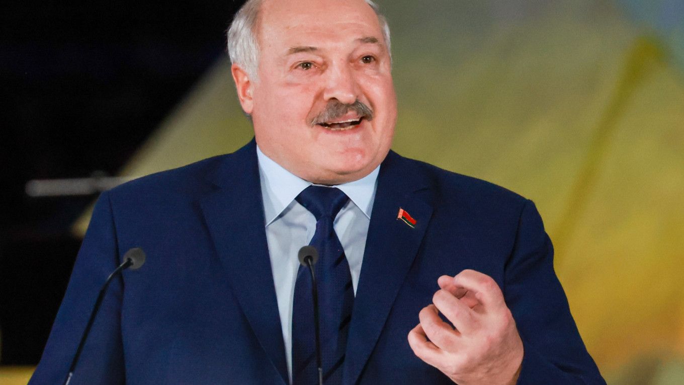 Подробнее о "Лукашенко заявил о выдвижении на седьмой президентский срок"