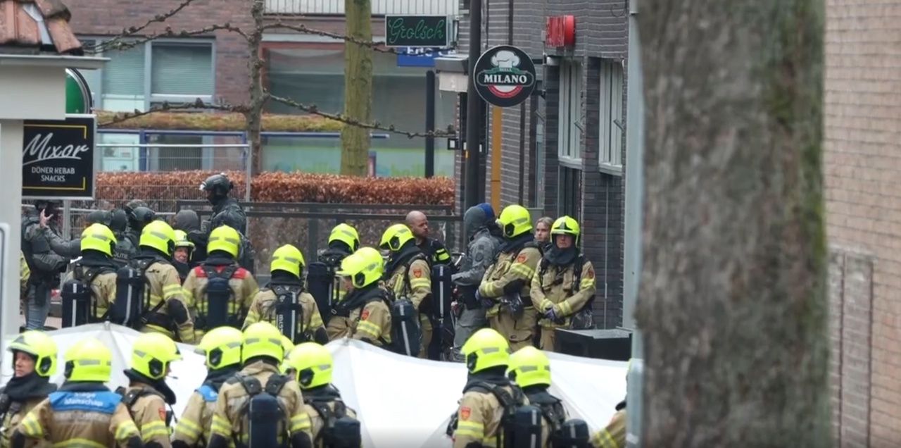 Подробнее о "В Нидерландах в городе Эде взяли в заложники посетителей кафе"