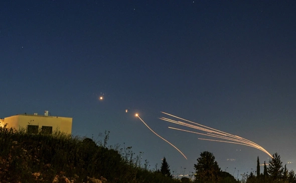 Подробнее о "По Израилю из Ливана выпущены десятки ракет"